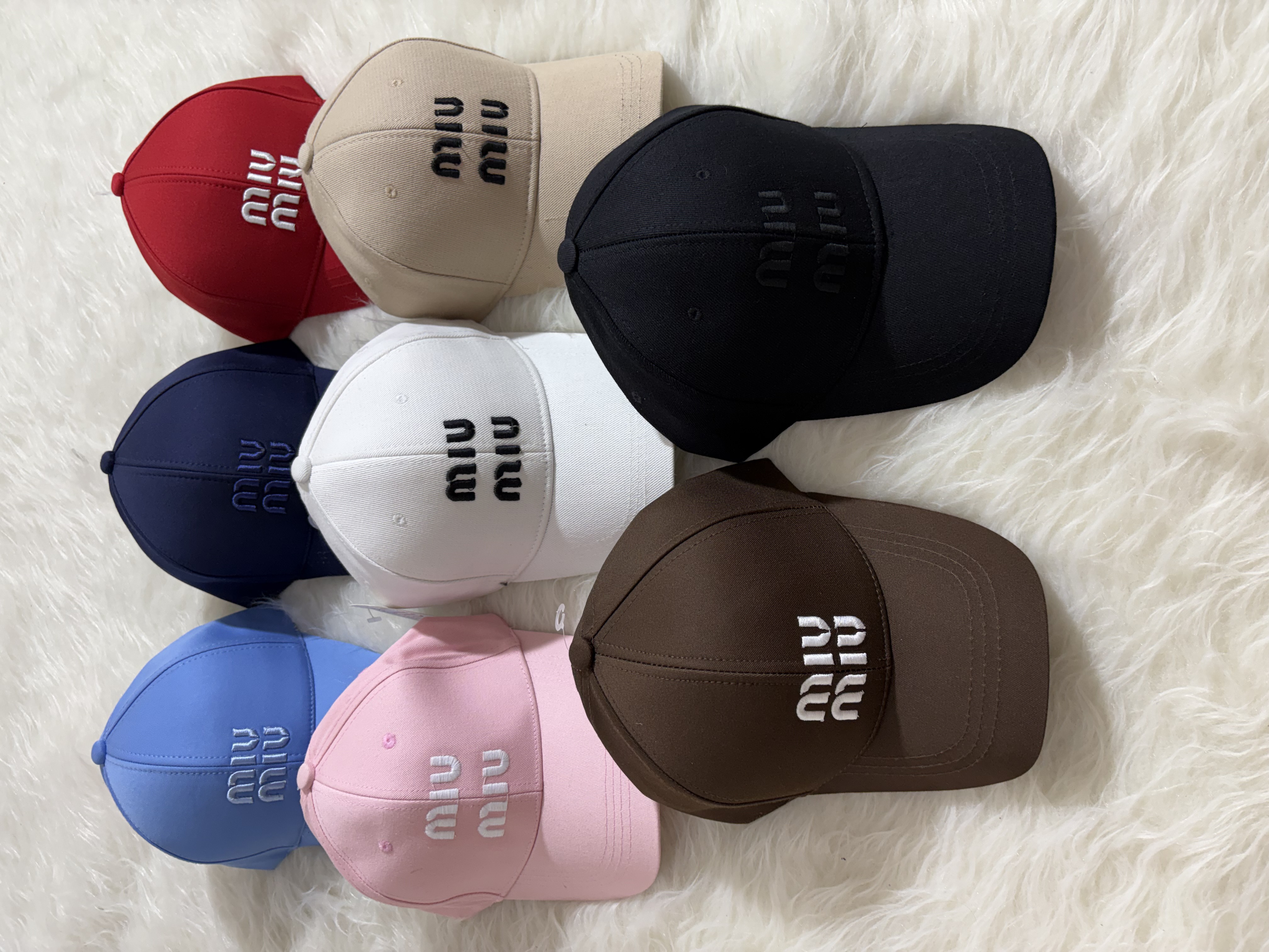 کلاه بیسبالی اسپرت تابستانه مدل miu miu